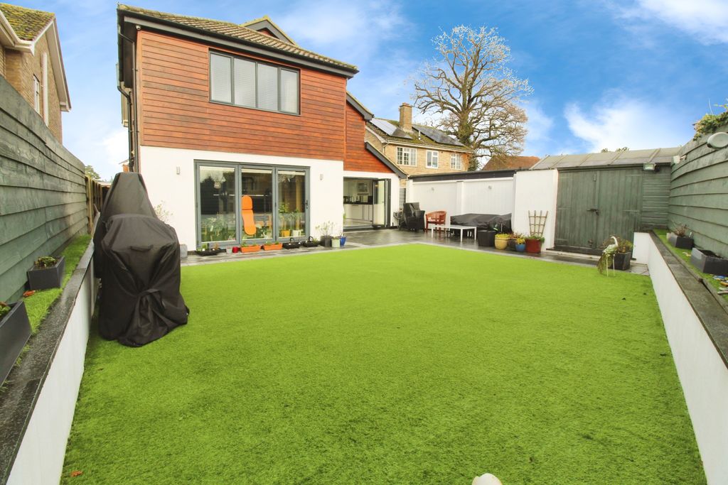 Property photo 3 of 35 Garden