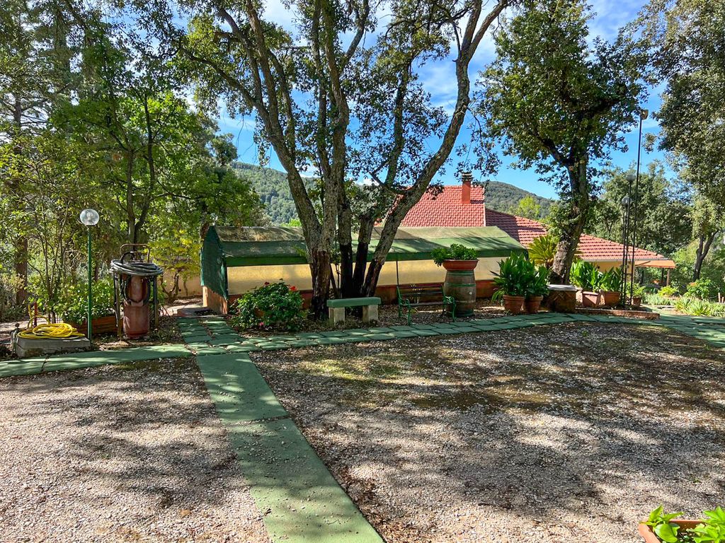 Property photo 2 of 24