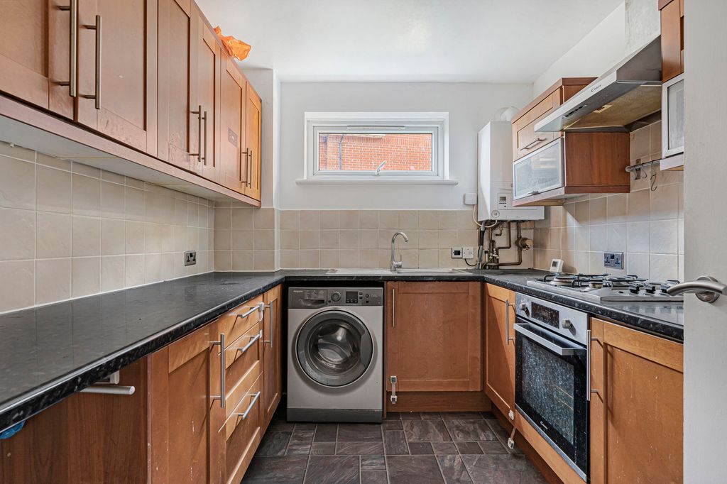 Property photo 3 of 18 Kitchen