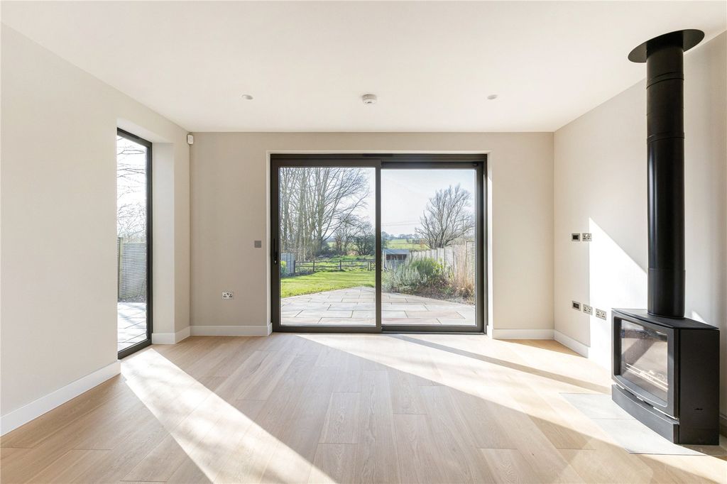 Property photo 3 of 14 Open Plan Family Rm