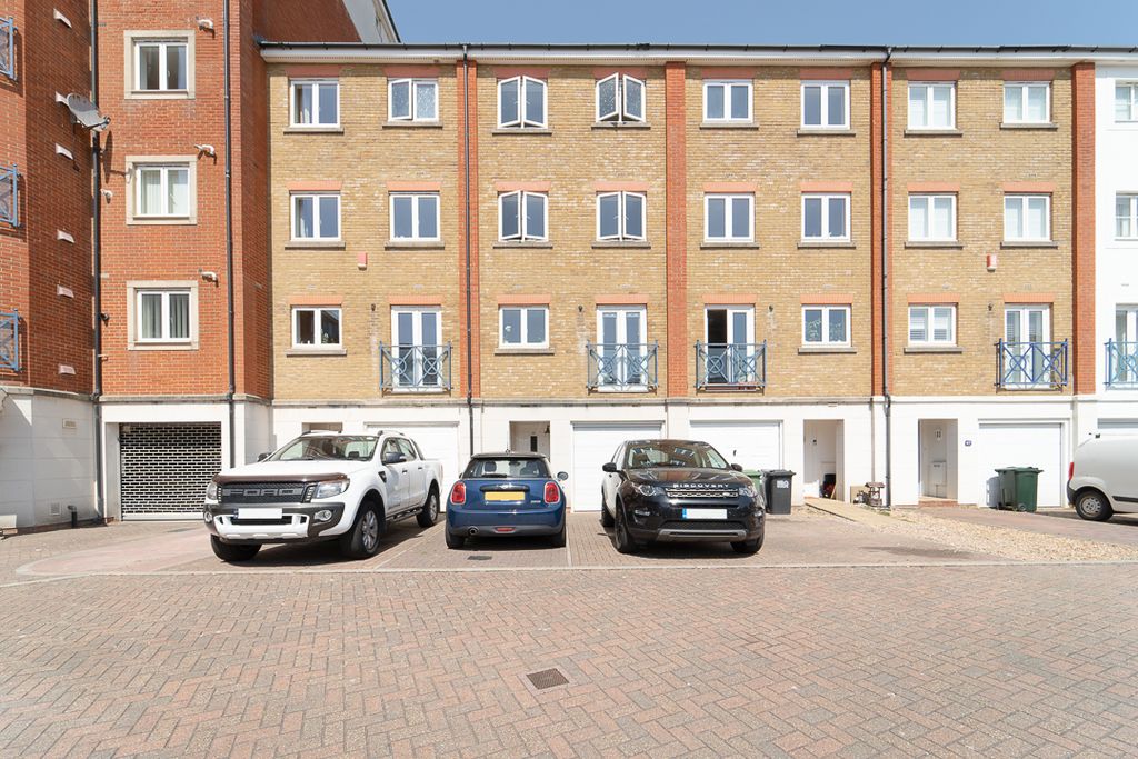Property photo 2 of 22