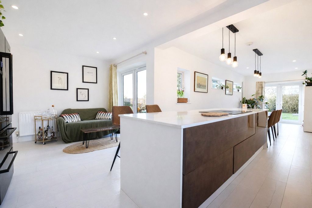 Property photo 3 of 18 Picture No. 13