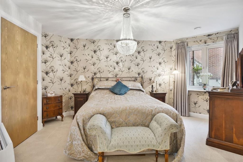Property photo 2 of 10 06-51271Cfe-0787-4ce7-86A5-E459873592F8P3330114-Me