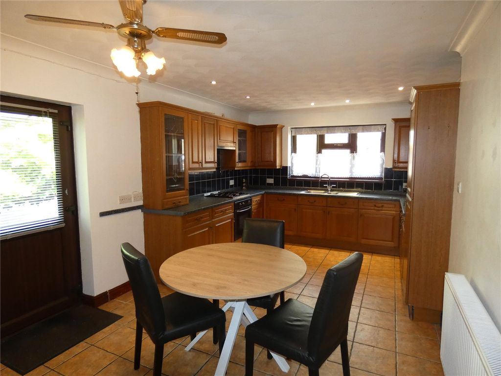 Property photo 3 of 24 Picture No. 04