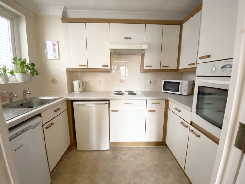 Property photo 2 of 21 Kitchen