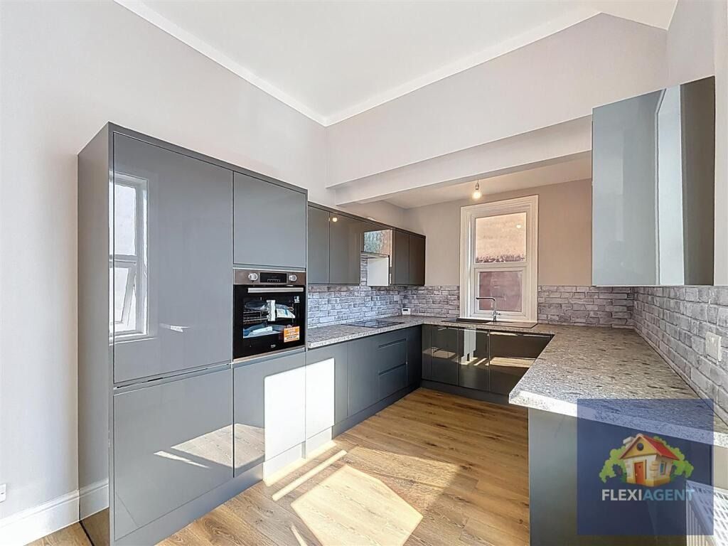 Property photo 3 of 38 4321516