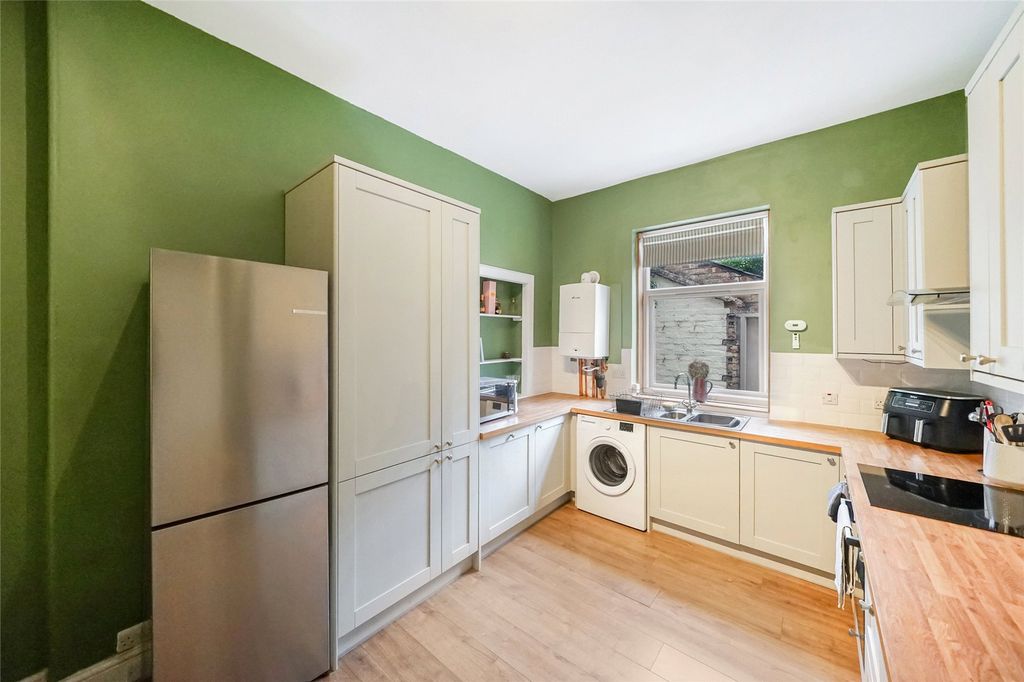 Property photo 2 of 20 Kitchen