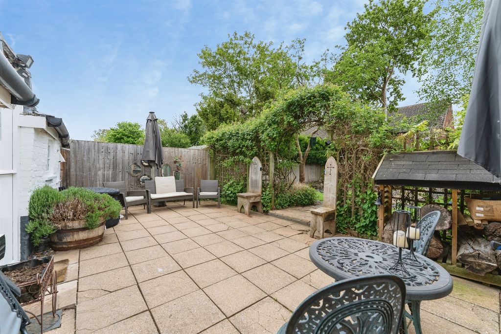 Property photo 2 of 18