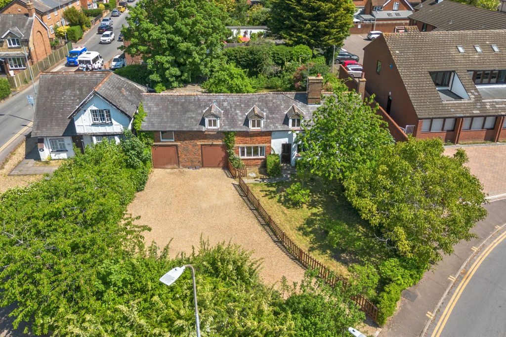 Property photo 2 of 45 Picture No. 11