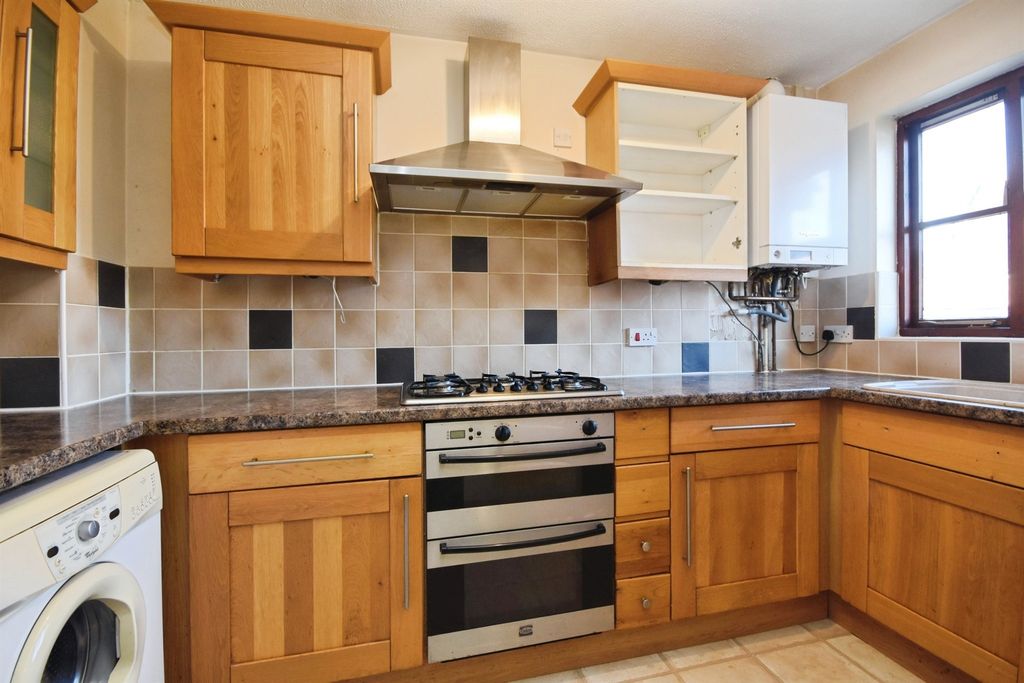 Property photo 2 of 9