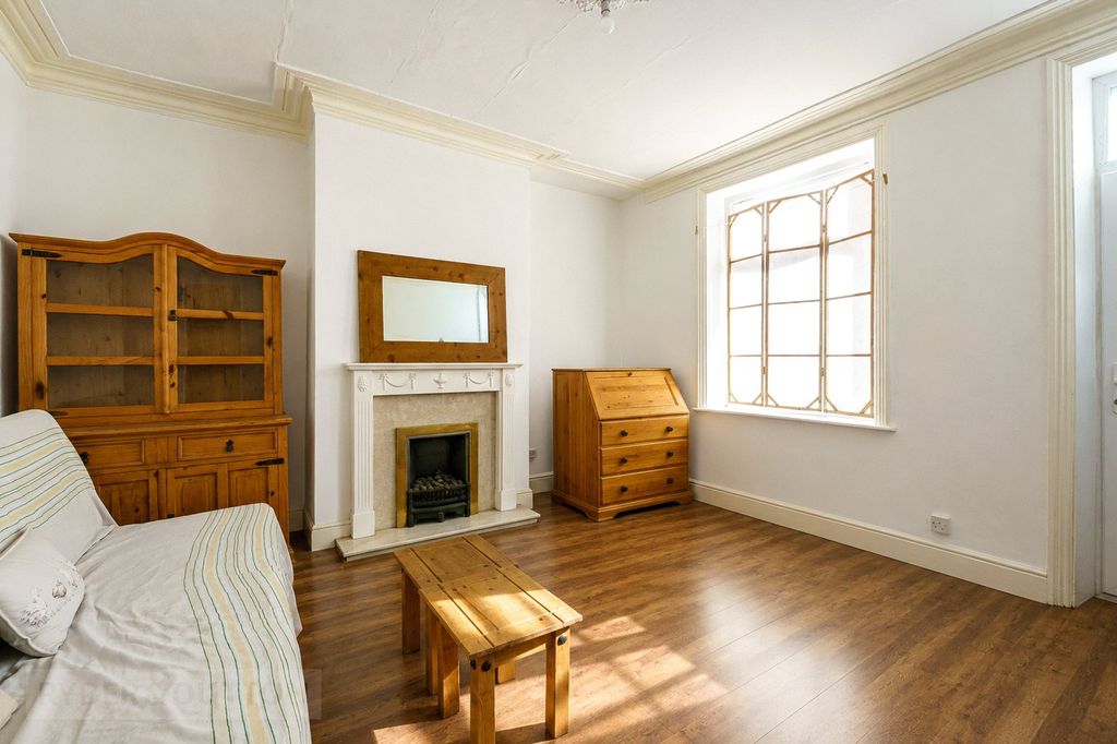 Property photo 2 of 17 Picture No. 07