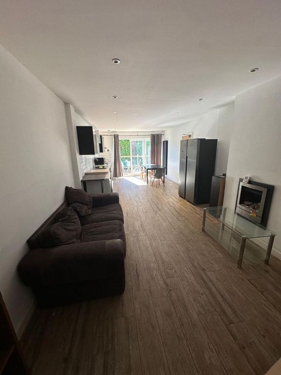Property photo 2 of 5