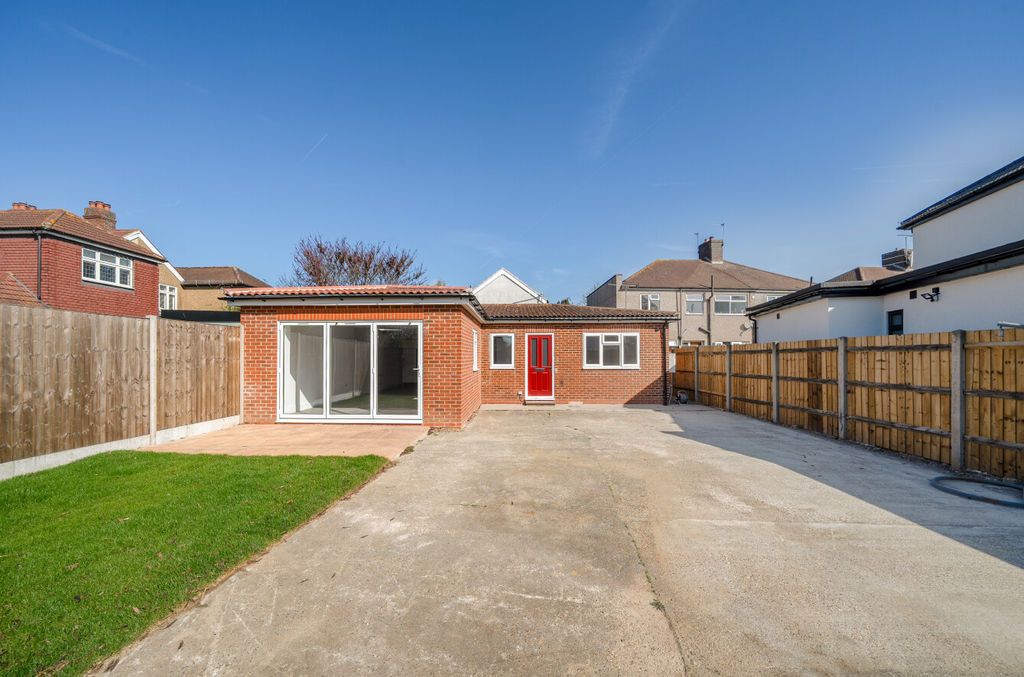 Property photo 1 of 18 Front