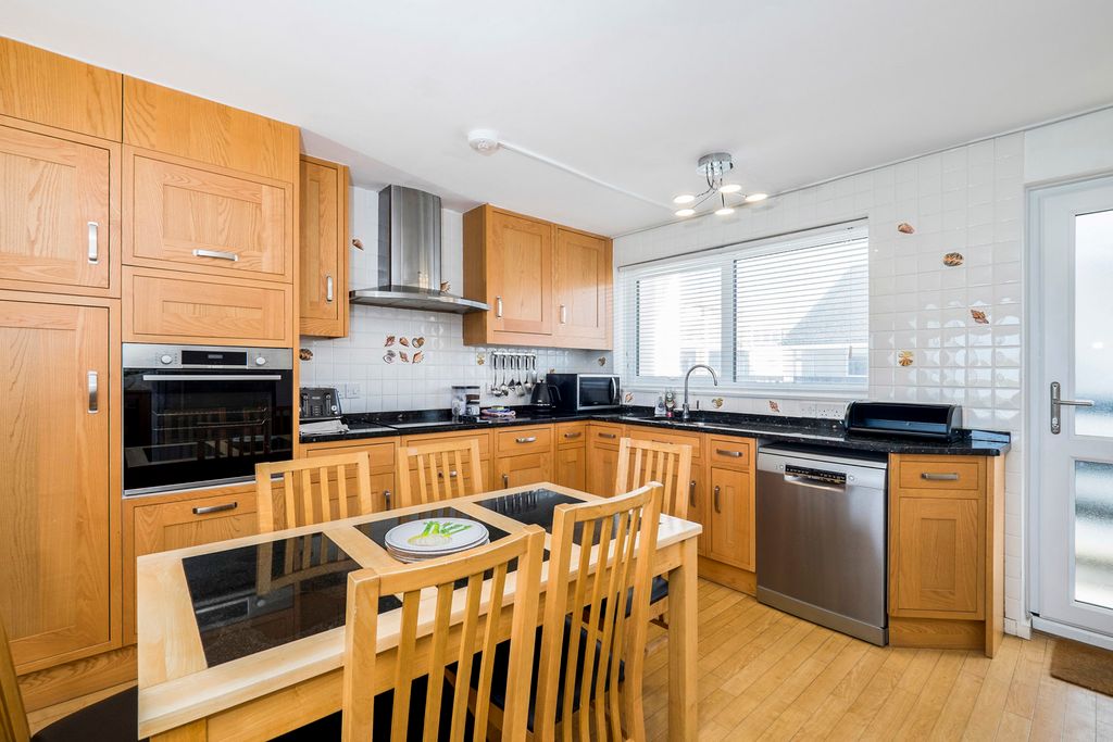 Property photo 3 of 20 Pbox-Img.Jpg