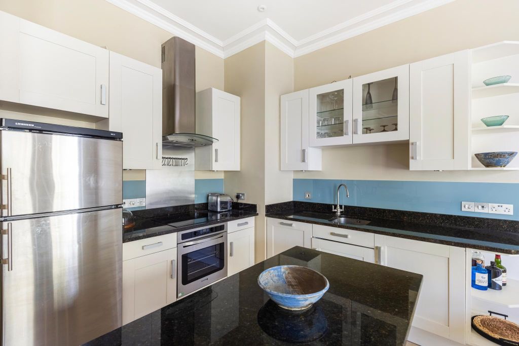 Property photo 3 of 11 Image