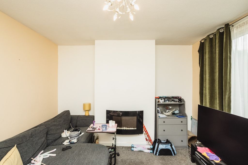 Property photo 2 of 22