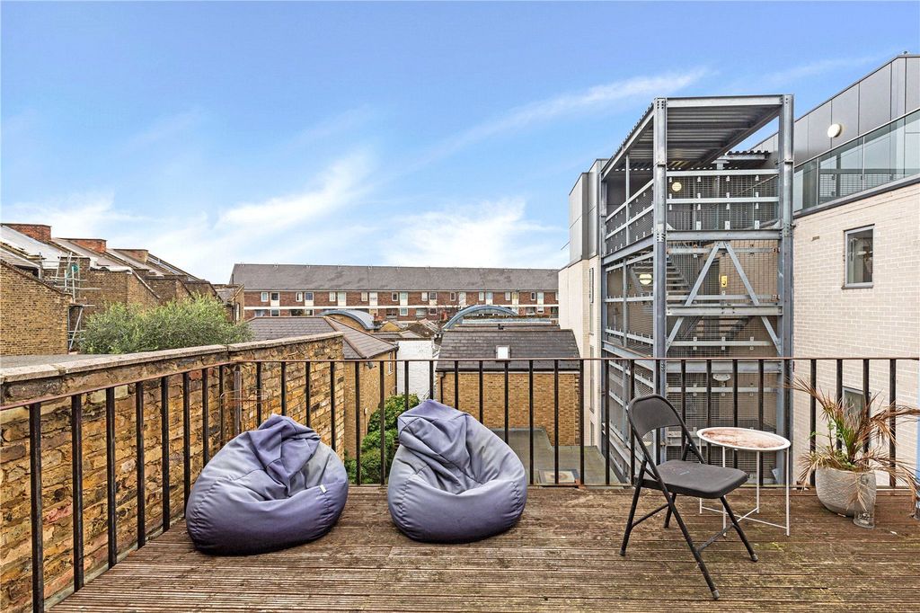 Property photo 2 of 13 Picture No. 22