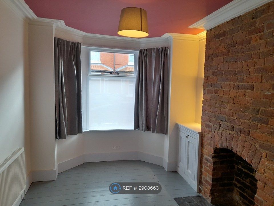 Property photo 1 of 17 Living Room (Unfurnished)