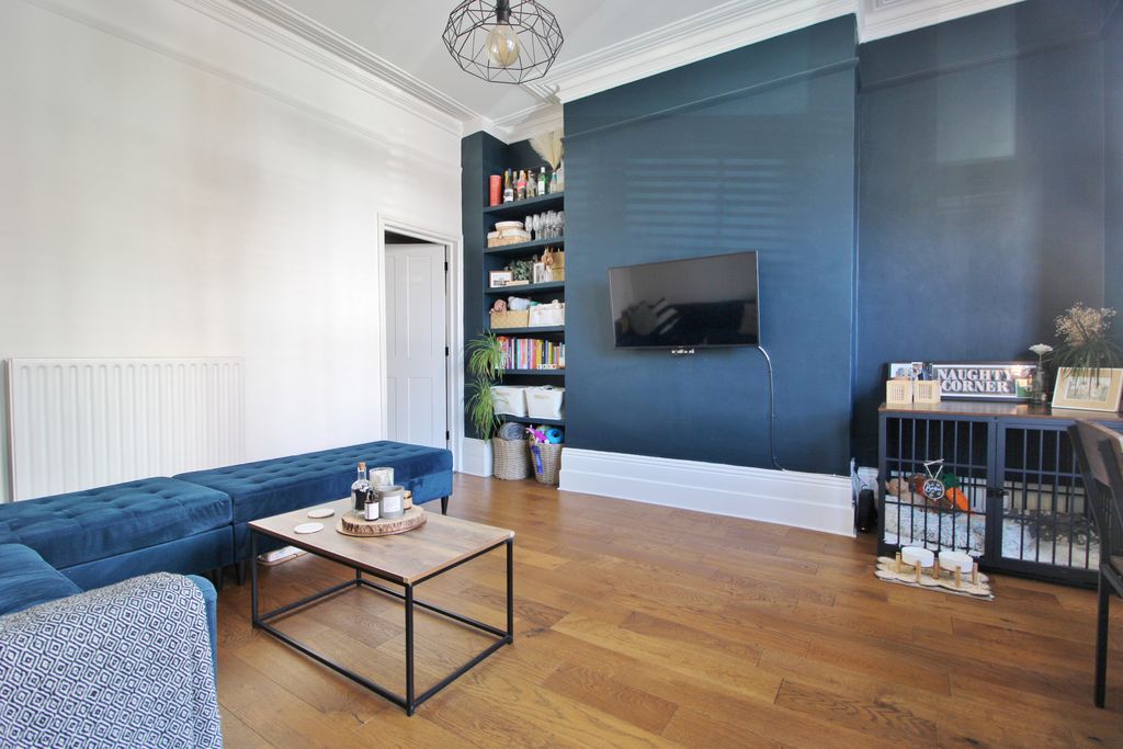 Property photo 2 of 21