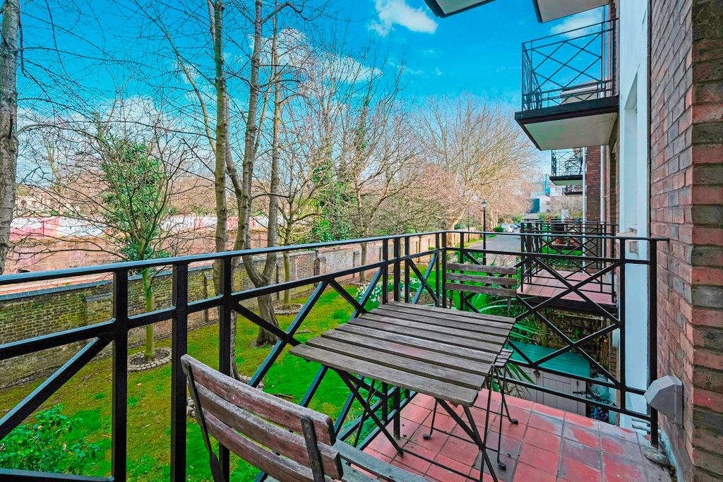 Property photo 3 of 12