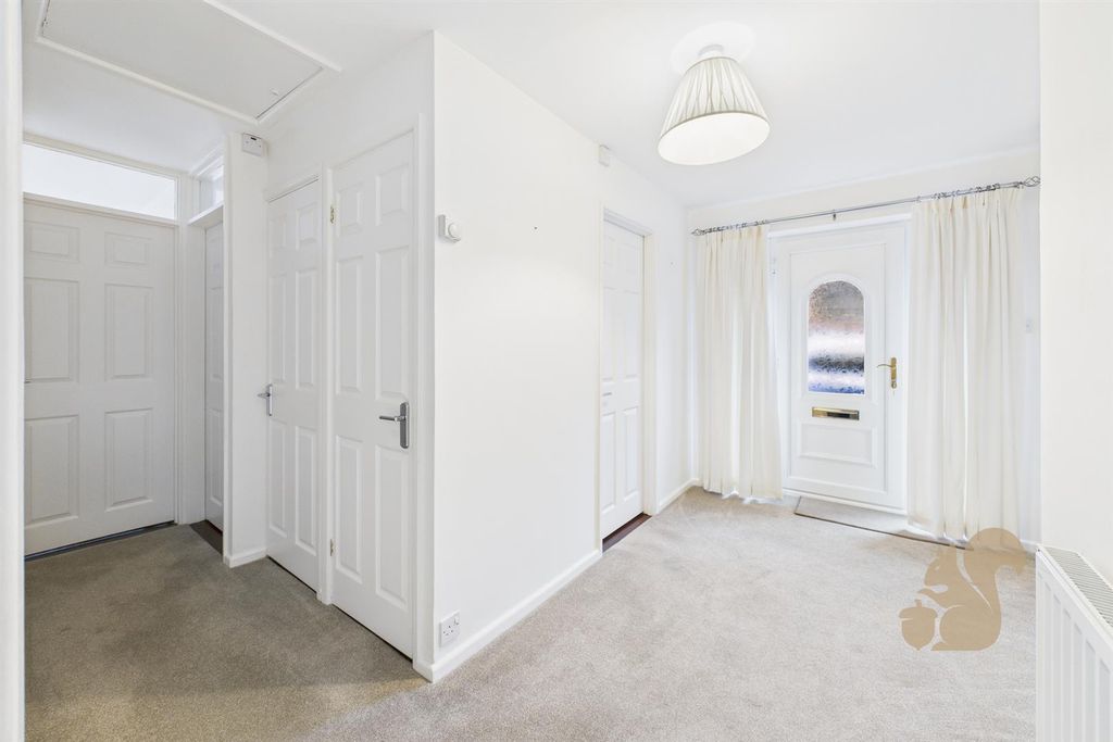 Property photo 2 of 15 Entrance Hall