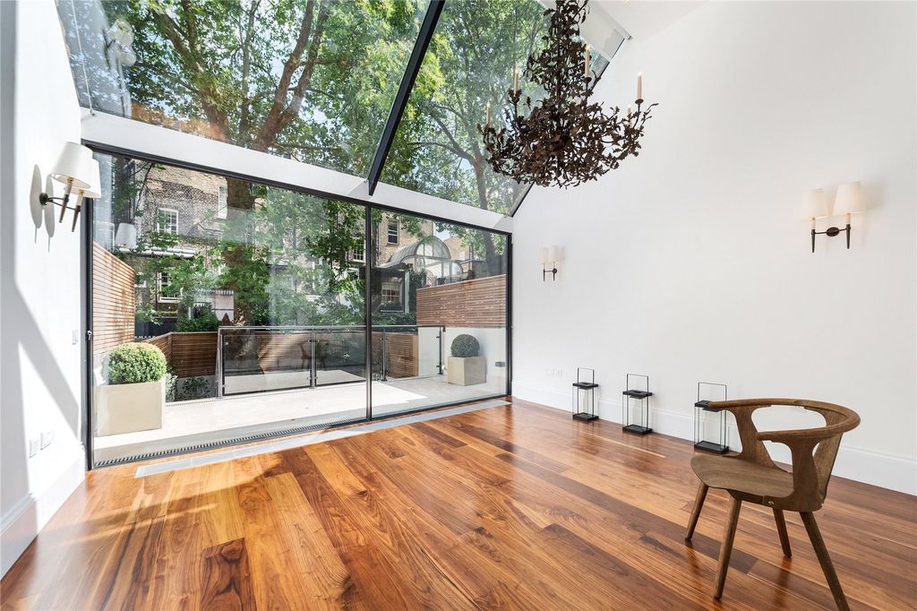 Property photo 2 of 27 Dining Room