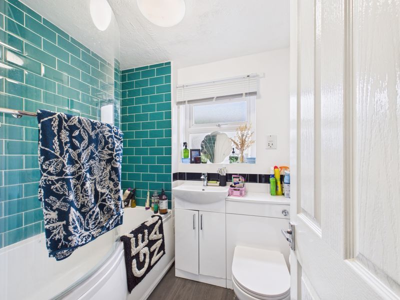 Property photo 3 of 7 Bathroom
