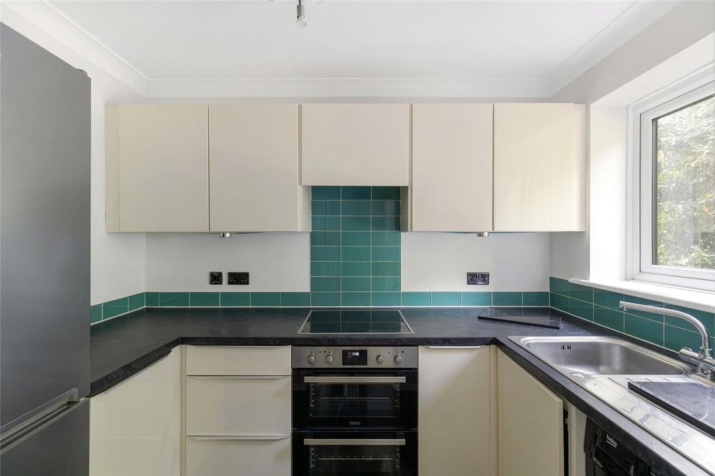 Property photo 2 of 15 Picture No. 24