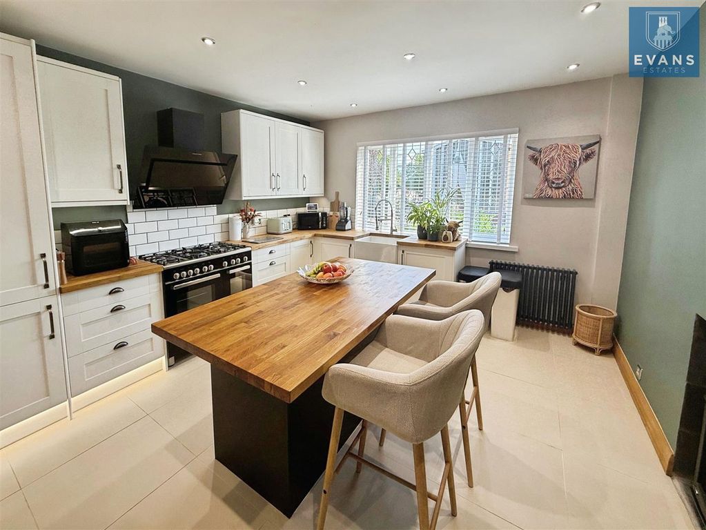 Property photo 3 of 23 Kitchen Diner