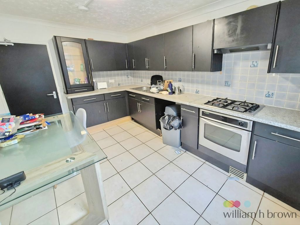 Property photo 3 of 19 Image