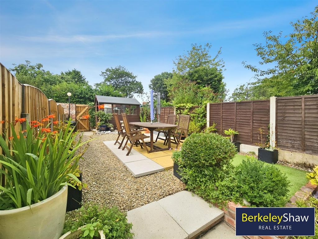 Property photo 2 of 13 Garden