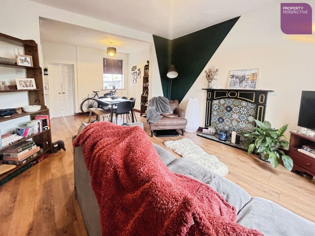 Property photo 3 of 11 Pbox-Img.Jpg