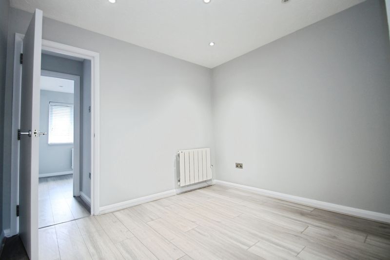 Property photo 2 of 9 Photo 5