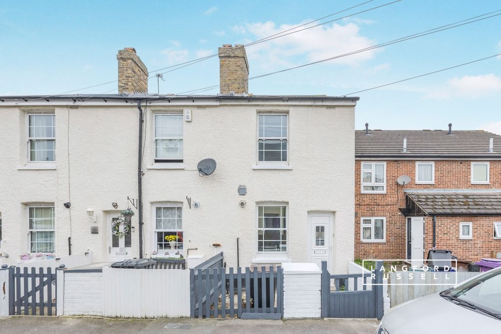 Property photo 1 of 10 External