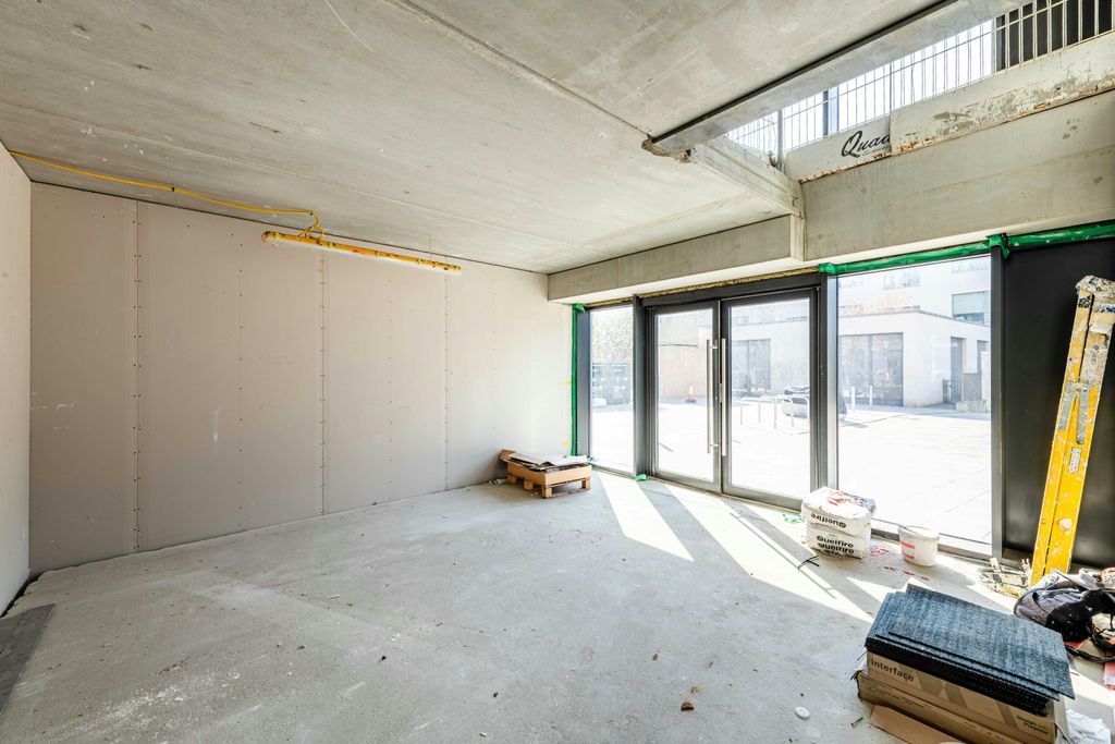 Property photo 3 of 18 Royal Wharf 2209  Low Res 7.Jpg
