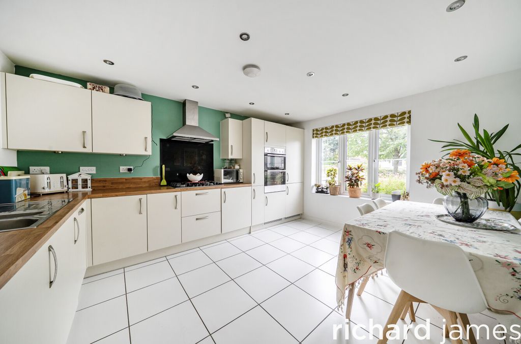 Property photo 2 of 13 1Ddc1006Adf74E36A81Fd67c8395642A