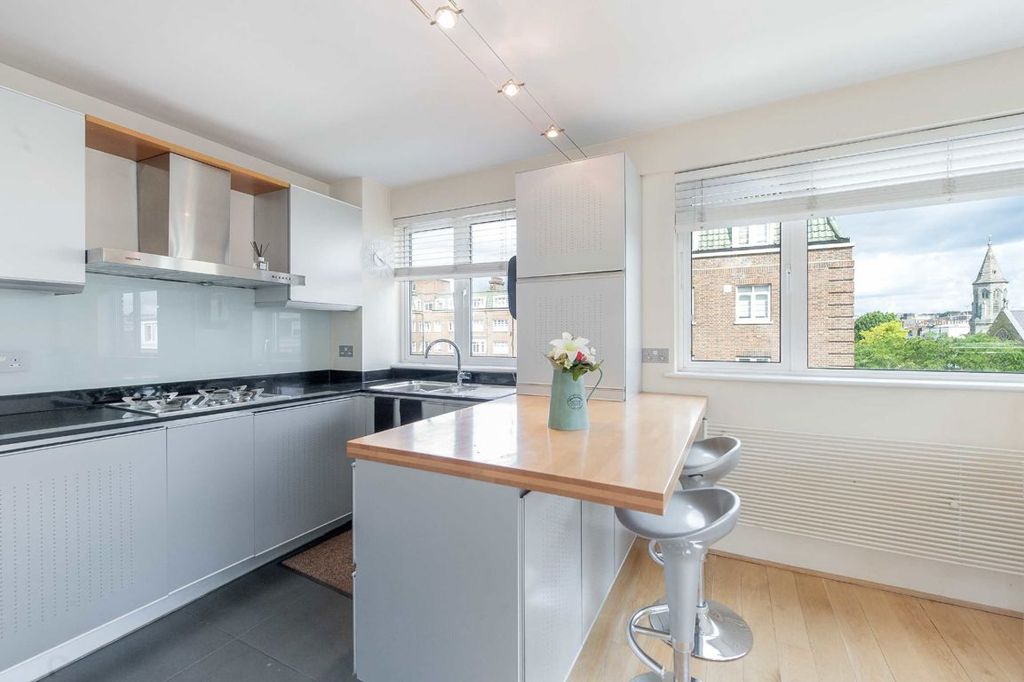 Property photo 2 of 7