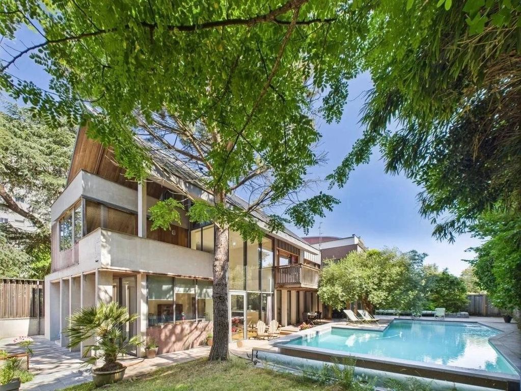 Property photo 1 of 15 Splendid Architect-Designed House In A Green Oasis – 317m², Pool And Large Terraces – South Nantes