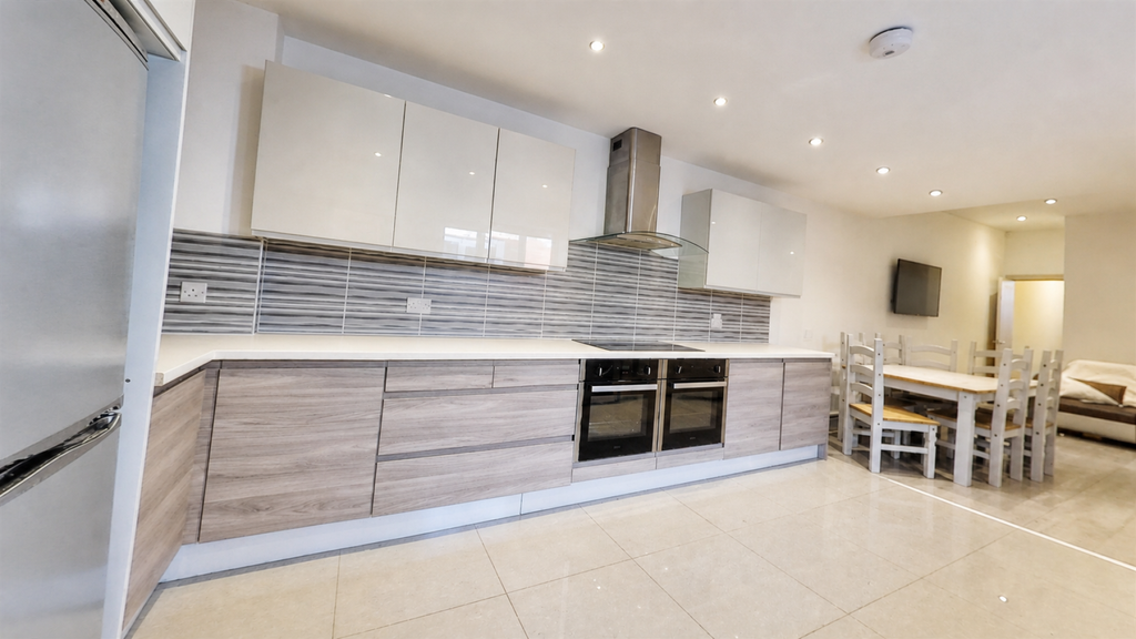 Property photo 3 of 21 205-Tiverton-Road-Ki