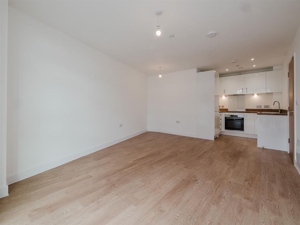 Property photo 2 of 9 85S-Zji3Jey8_Tr0Aoxiew.Jpg