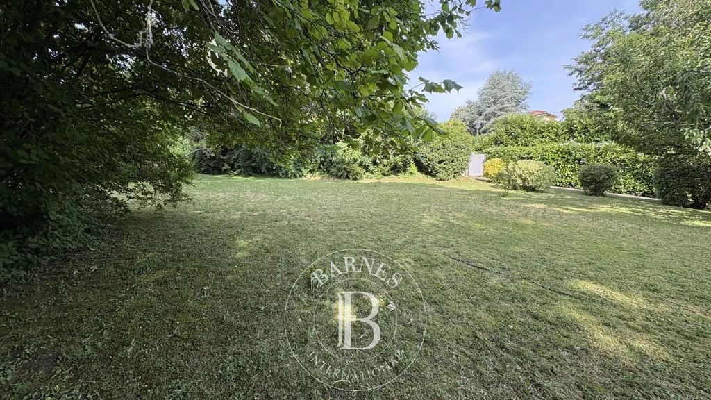 Property photo 1 of 2