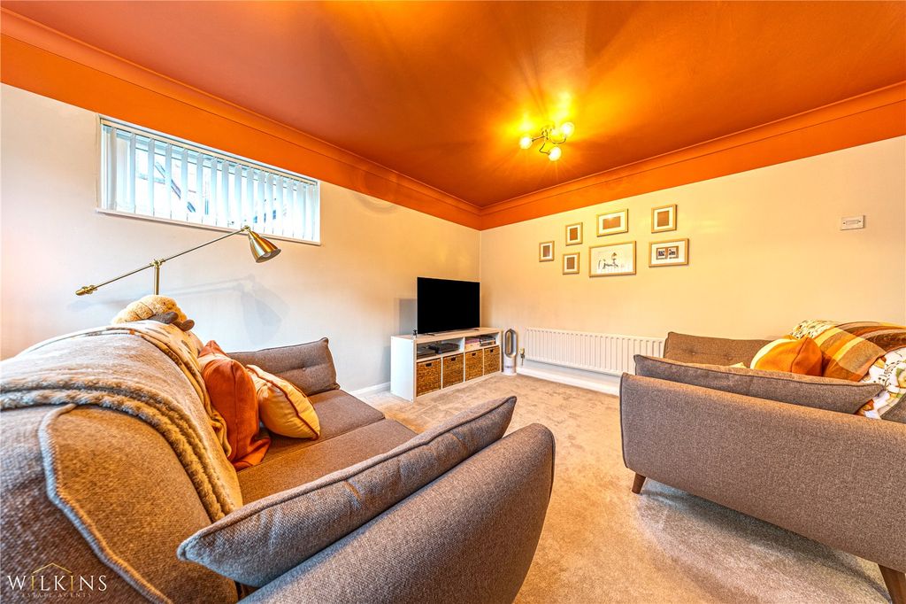 Property photo 2 of 18 Picture No. 14