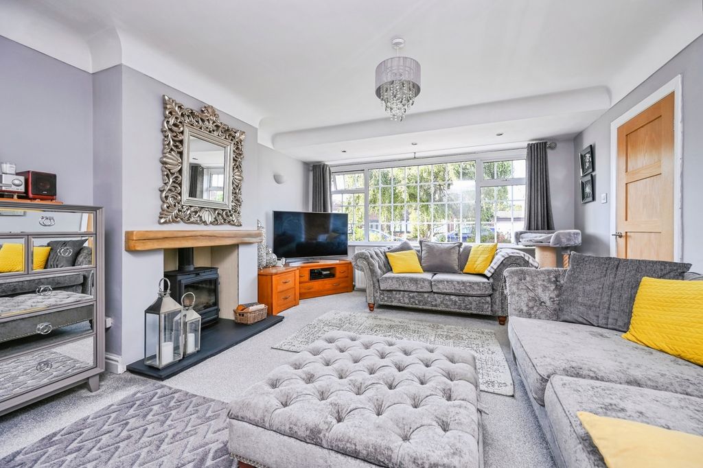 Property photo 3 of 17 Pbox-Img.Jpg