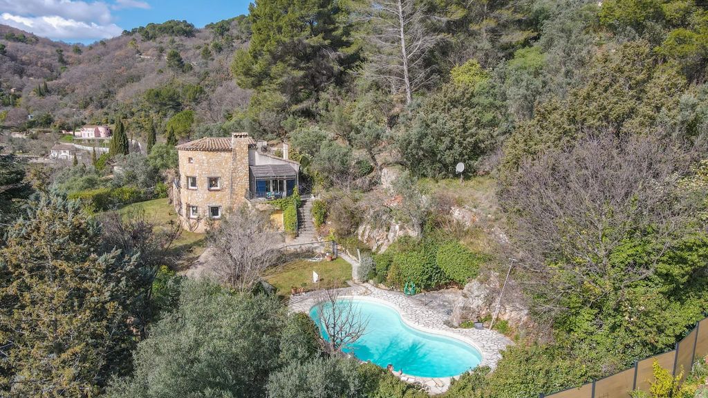 Property photo 2 of 31
