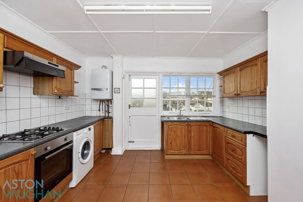 Property photo 1 of 12 4614070