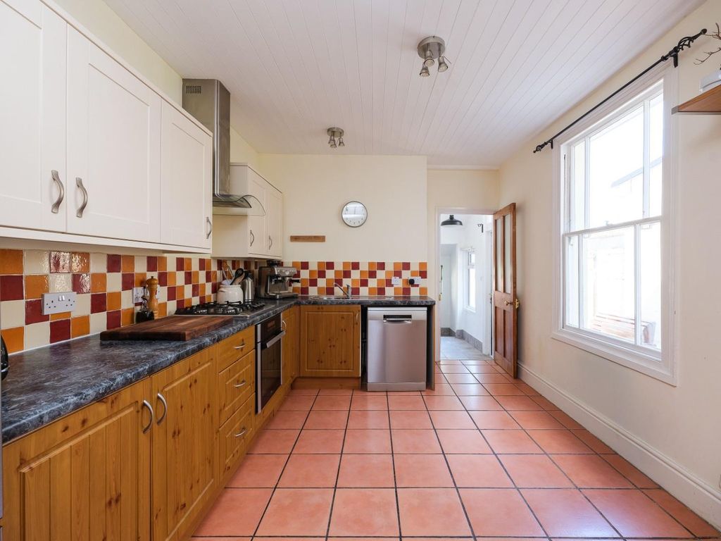 Property photo 3 of 25 Cnr51481.Jpg