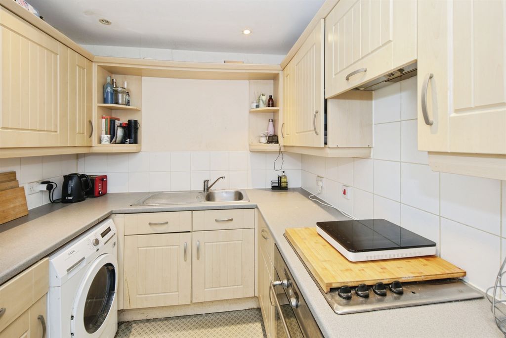 Property photo 3 of 8