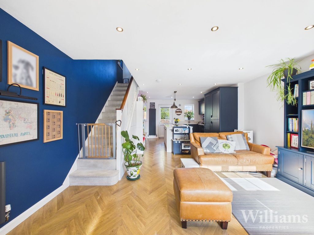 Property photo 2 of 23