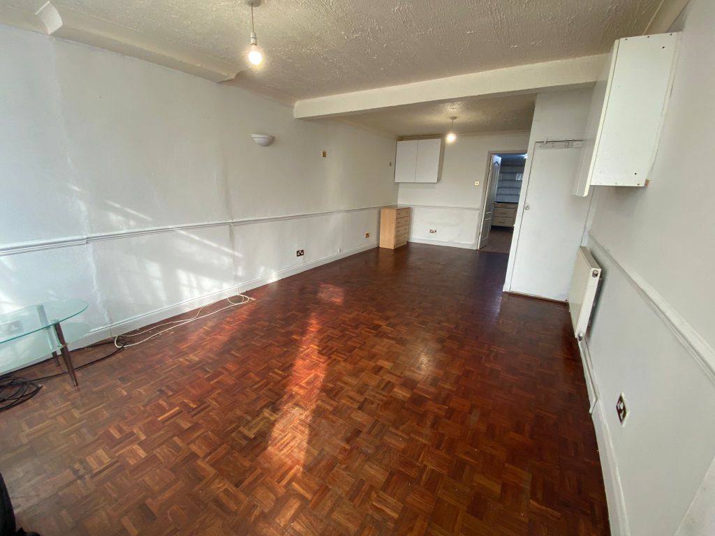 Property photo 2 of 21