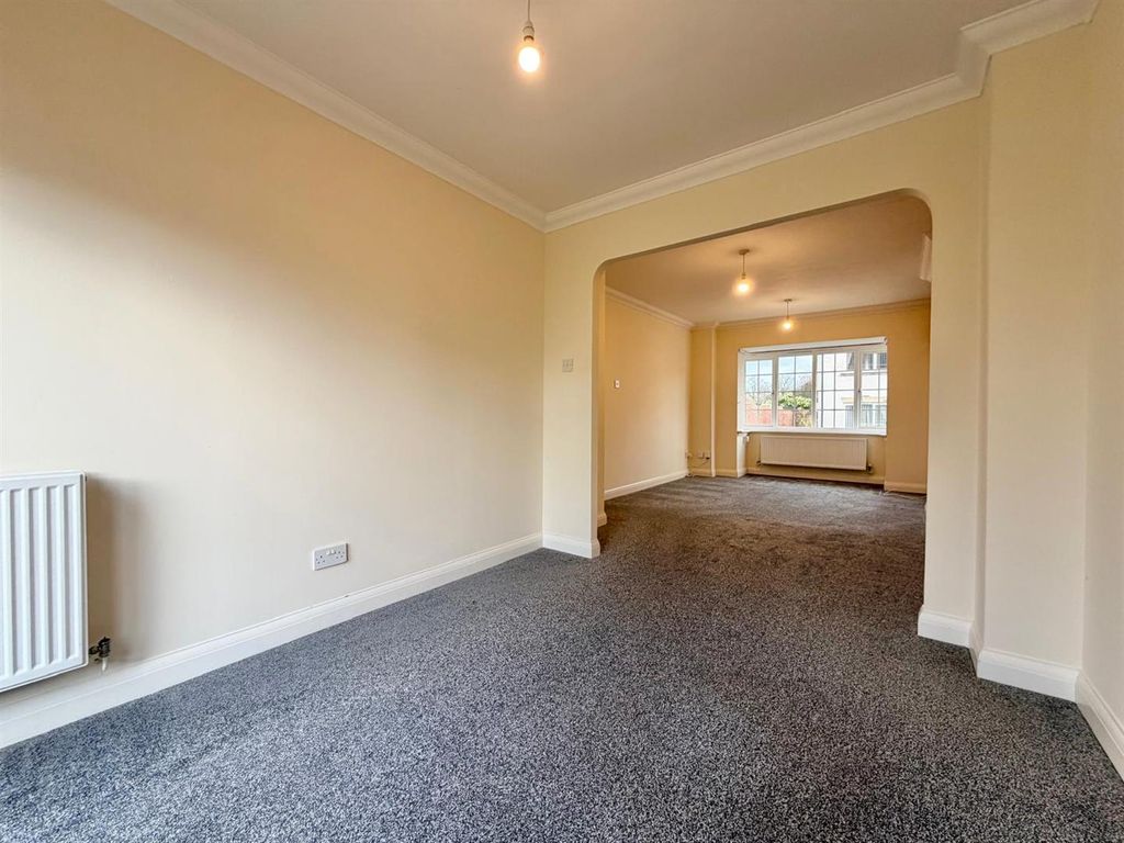 Property photo 2 of 11 Lounge/Diner